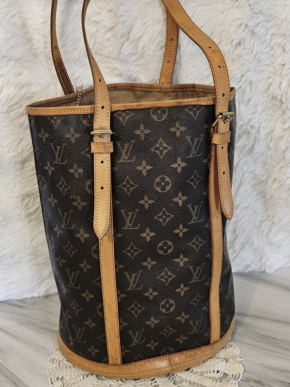 Louis Vuitton Monogram Canvas Bucket Tote in Brown and Tan - Picture 2 of 15